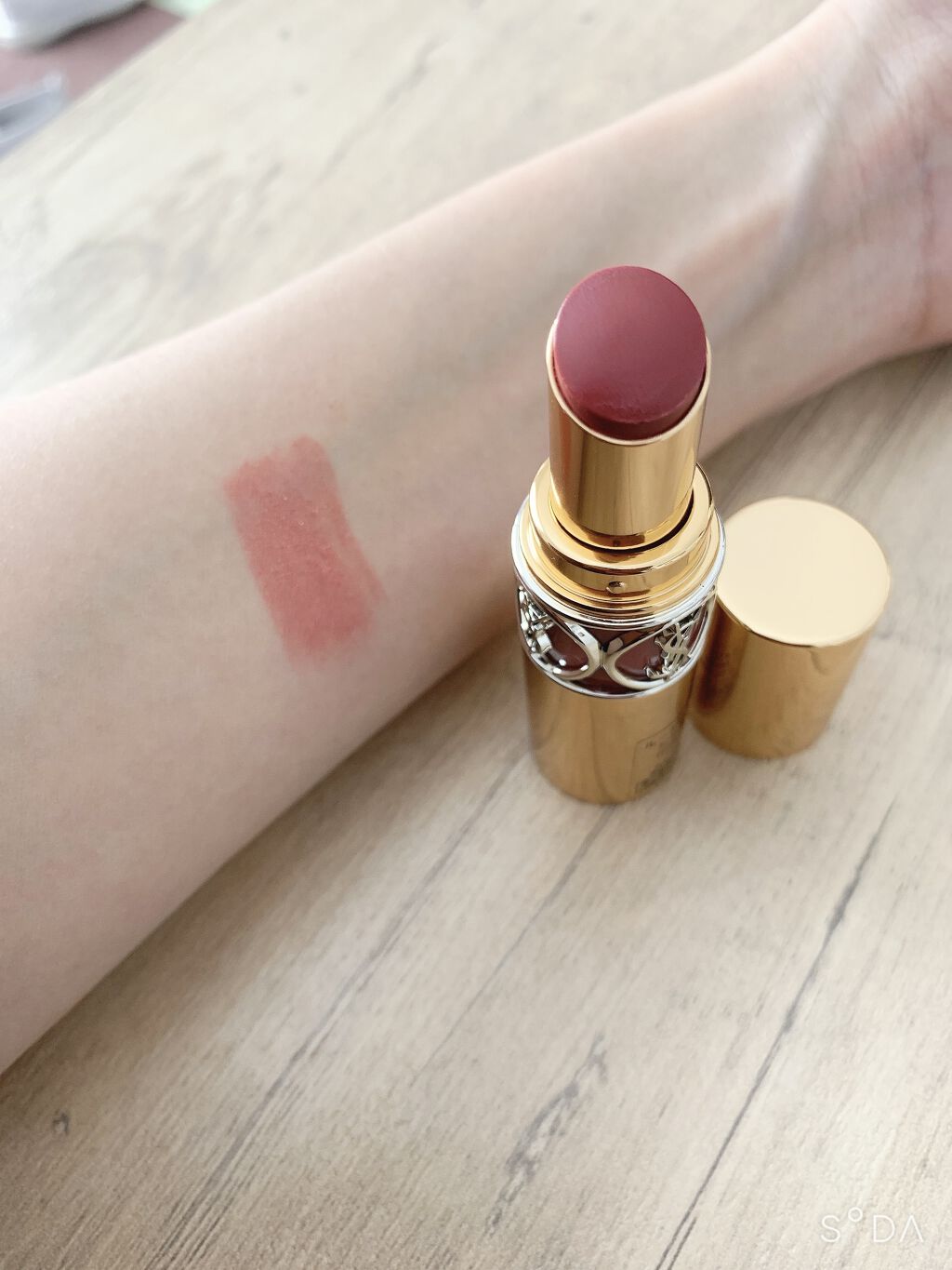 ルージュ ヴォリュプテ シャイン/YVES SAINT LAURENT BEAUTE/口紅を使ったクチコミ（2枚目）