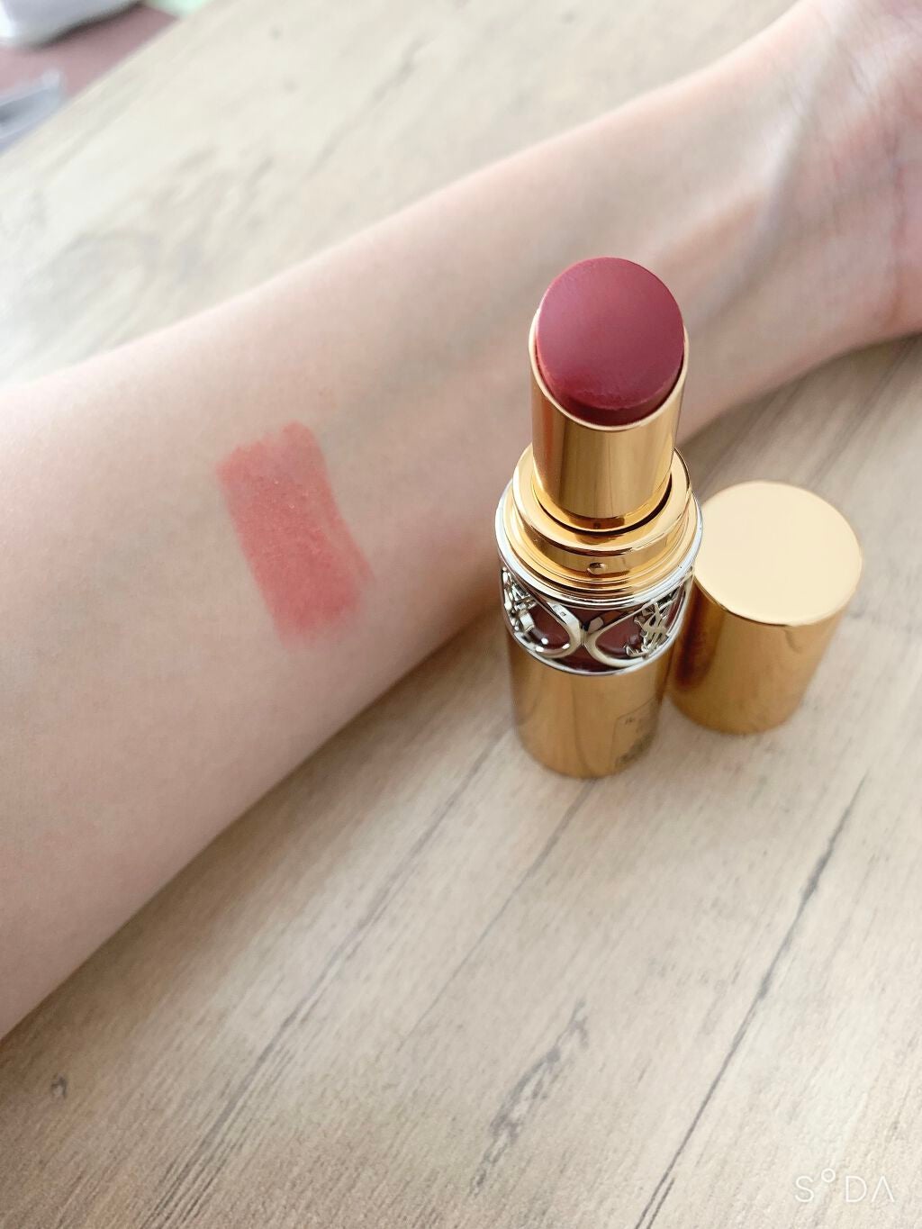 ルージュ ヴォリュプテ シャイン/YVES SAINT LAURENT BEAUTE/口紅を使ったクチコミ(2枚目)