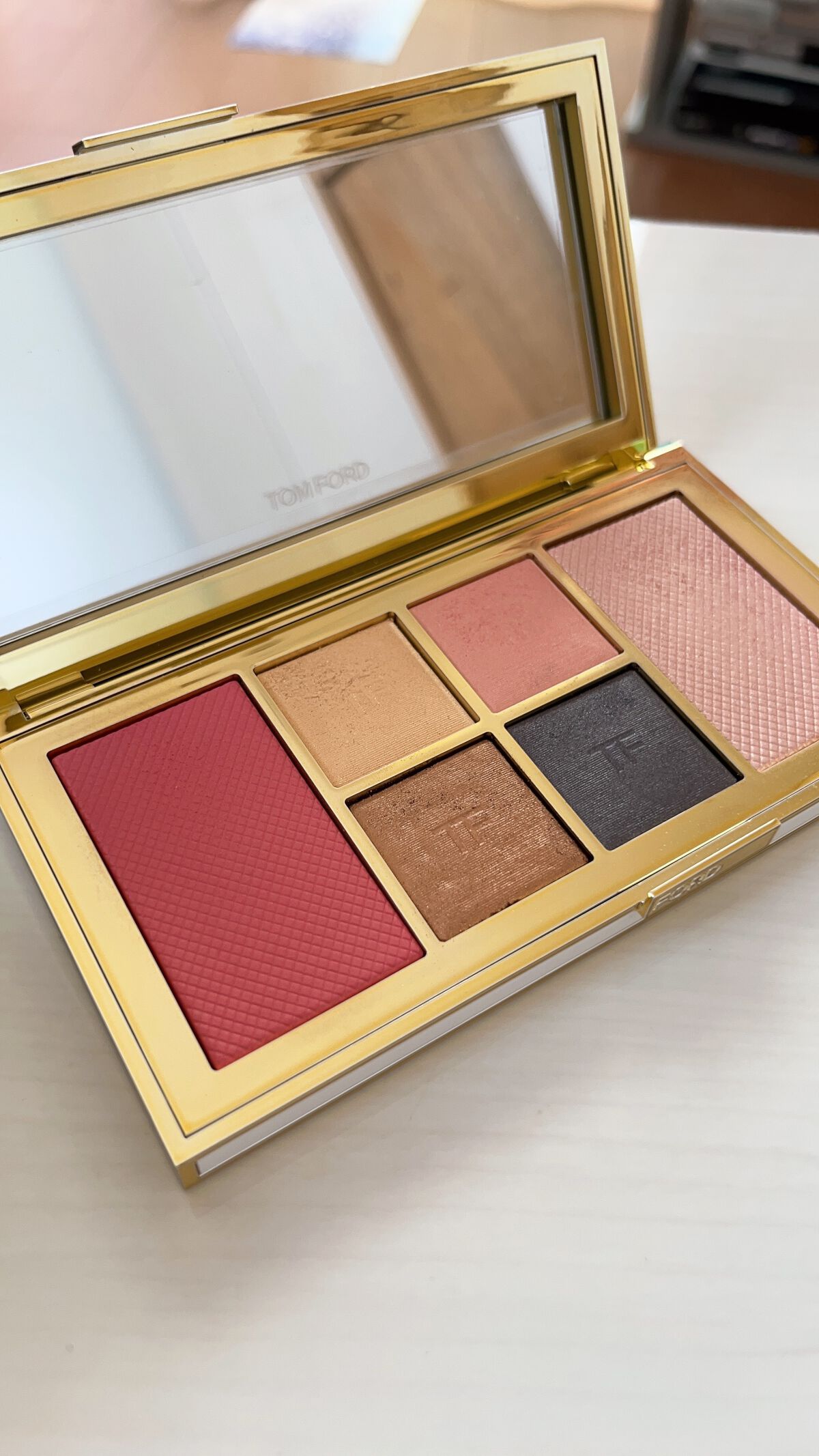 ソレイユ アイ アンド チーク パレット 01 クール/TOM FORD BEAUTY/マルチパレットを使ったクチコミ（3枚目）