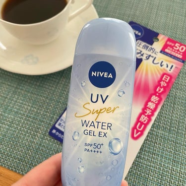 〔 NIVEA 〕

日やけ・乾燥予防ＵＶってなんだか惹かれない？！💓

日やけ止めってお肌がキシってなったりベタベタするのがやだなぁって思ってたけど、このニベアのウォータージェルEXはもう…良かったよ