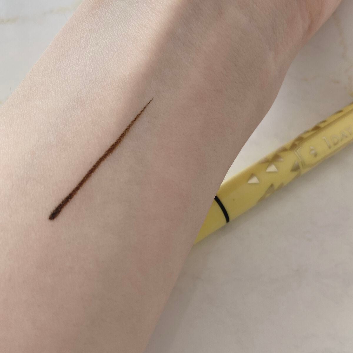 リアルラスティングアイライナー24hWP/K-パレット/リキッドアイライナーを使ったクチコミ(2枚目)