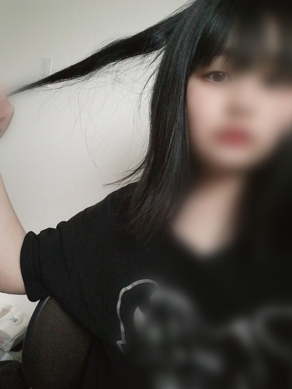 shizuku1219 on LIPS 「全然関係ないけど、髪切った!ロング→ボブ?(わかんない(´・ω..」(3枚目)