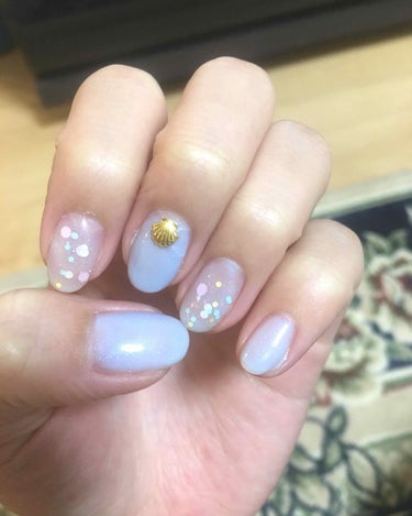 【はがせるジェルネイル💅🏼】

転職して次の仕事がネイル禁止なので
泣く泣くお店でオフしてきました…😢
でもジェルはしたいし、なるべく爪に傷はつけたくなかったので
友達からオススメされてたウィークリージ