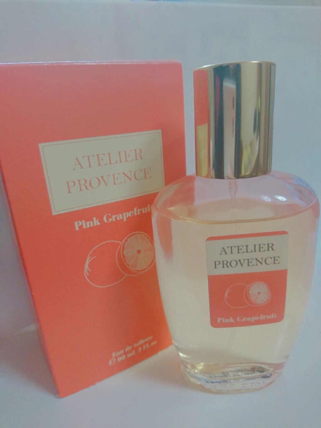 レモン on LIPS 「アトリエ・プロヴァンスのピンクグレープフルーツオードトワレです..」(1枚目)