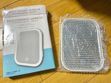 枠が光るLED付ミラー スクエア/DAISO/その他化粧小物を使ったクチコミ(5枚目)