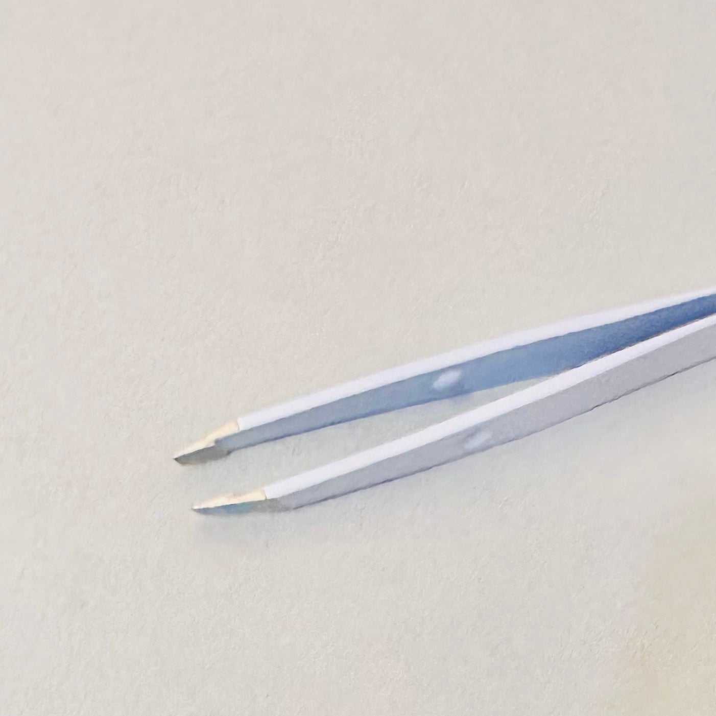 がっちりキャッチ毛抜き(ニュアンスブルー)/貝印/毛抜きを使ったクチコミ(4枚目)