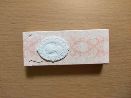 COLORROSE リップグロスのクチコミ「つやんつやんのみずみずしいリップグロスです。
香りはかなり甘め。バニラ系かな?
箱も可愛いぃ
.....」(2枚目)