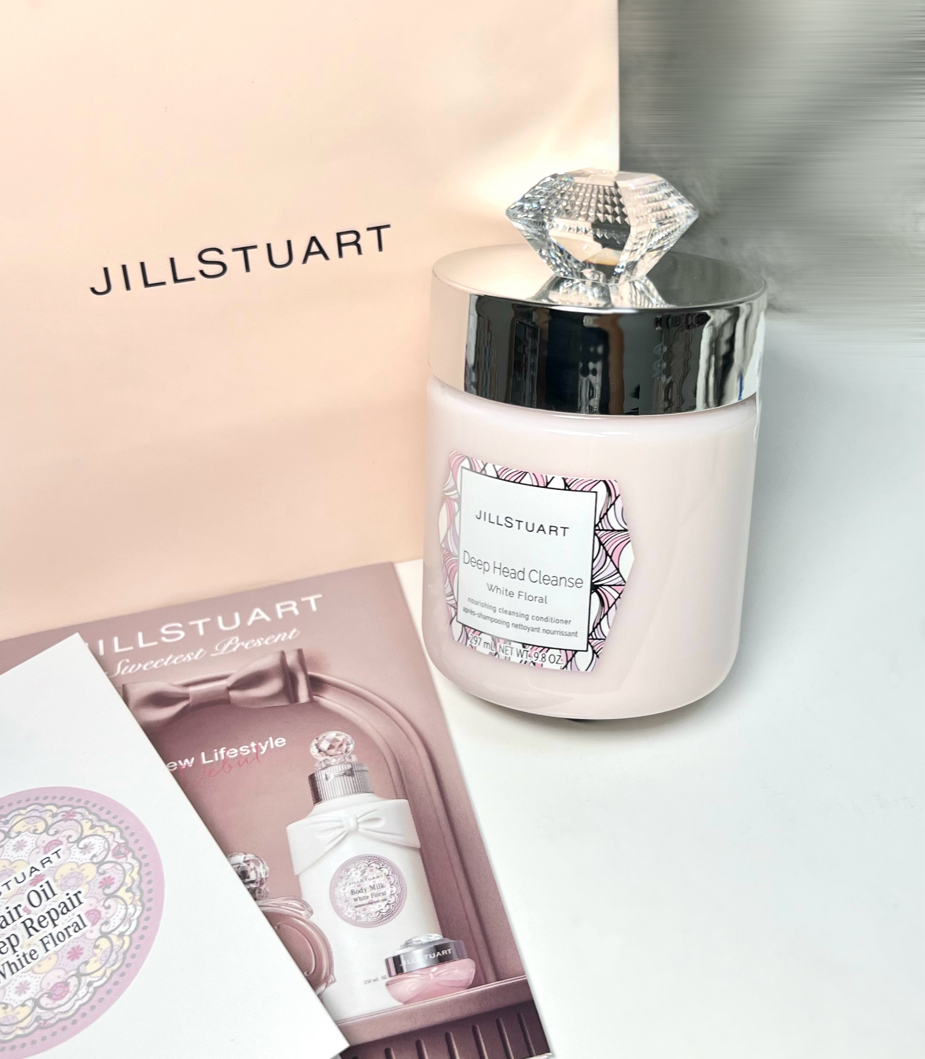 ディープ ヘッドクレンズ　ホワイトフローラル/JILL STUART/市販シャンプーを使ったクチコミ（2枚目）