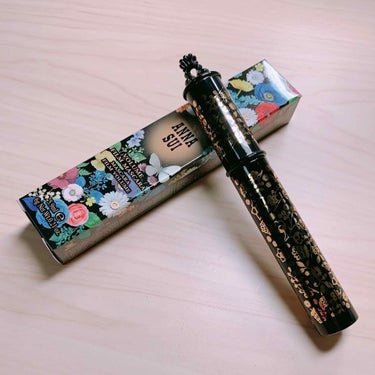 ANNA SUI ボリューム フィルム マスカラのクチコミ「ココ最近買った中で1番いいなーと思いました！
まずブラシが細くてとても塗りやすいです。私はよく.....」（1枚目）