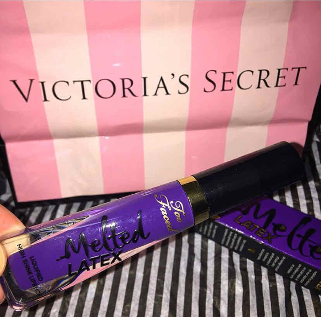 リッチ＆ダズリン ハイシャイン スパークリング リップグロス/Too Faced/リップグロスを使ったクチコミ（1枚目）