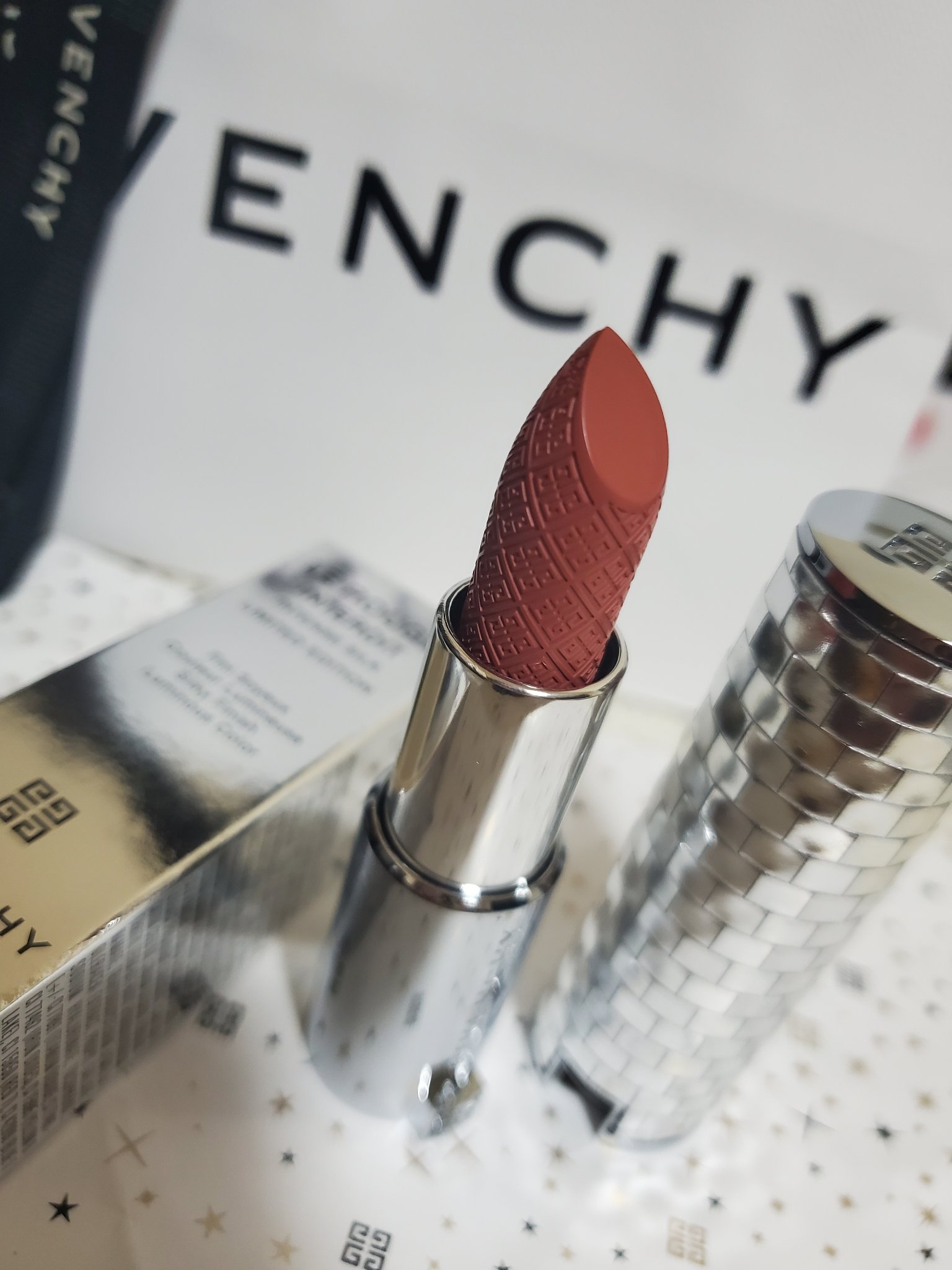 ルージュ・アンテルディ・シルキー/GIVENCHY/口紅を使ったクチコミ（3枚目）