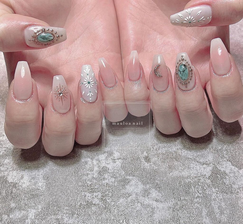 mauloa_nail on LIPS 「・刺繍アート🌼🌼🌼いつもありがとうございます💗🤩・ネイルやり方..」(1枚目)