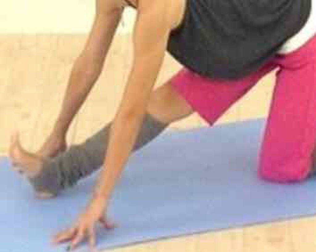 しゅり@小顔専門トレーナー on LIPS 「ふと電車の窓を見ると私って隣のおじさんと顔の大きさが変わらない..」(2枚目)