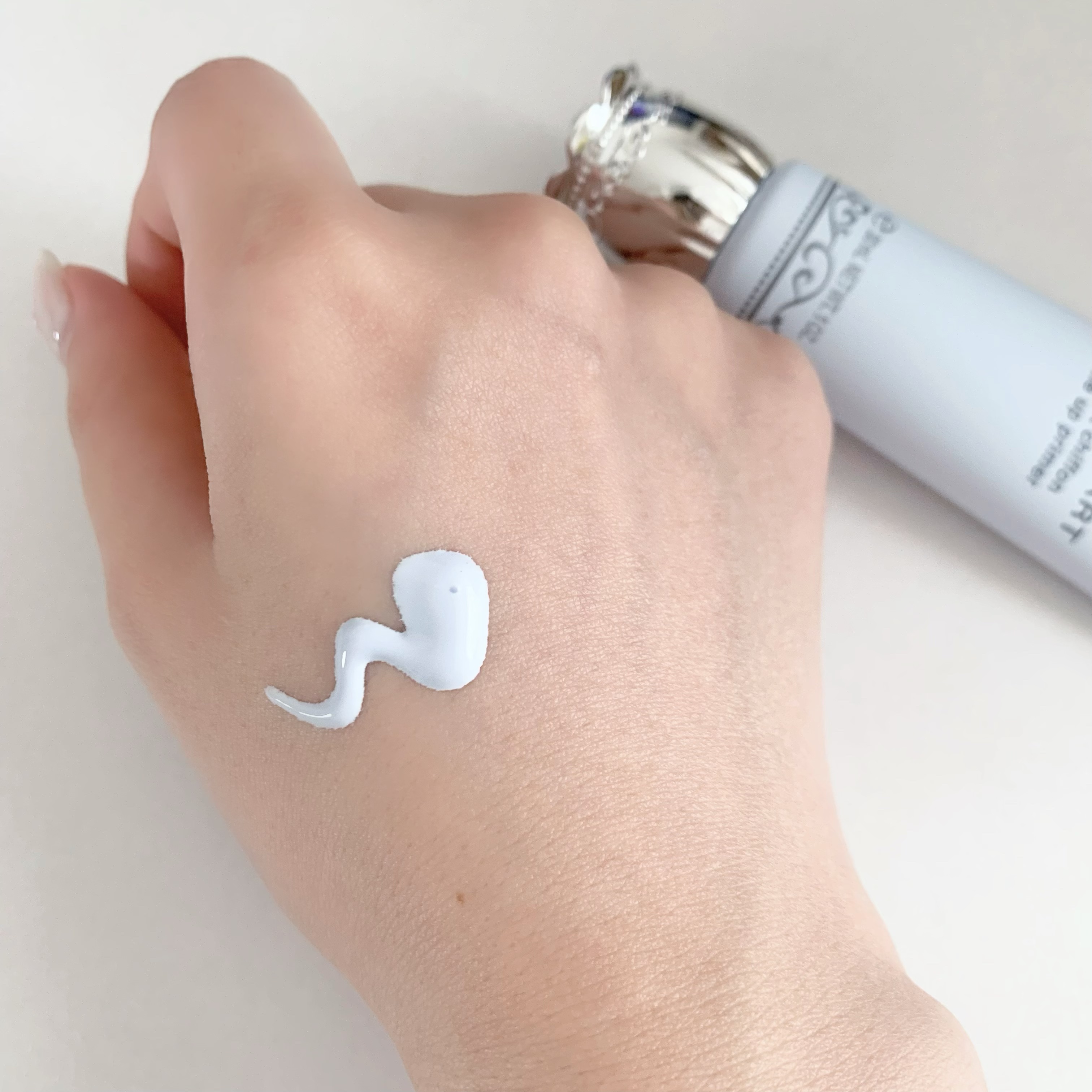 ジルスチュアート　ルーセントシフォン　トーンアップ プライマー/JILL STUART/化粧下地を使ったクチコミ（2枚目）