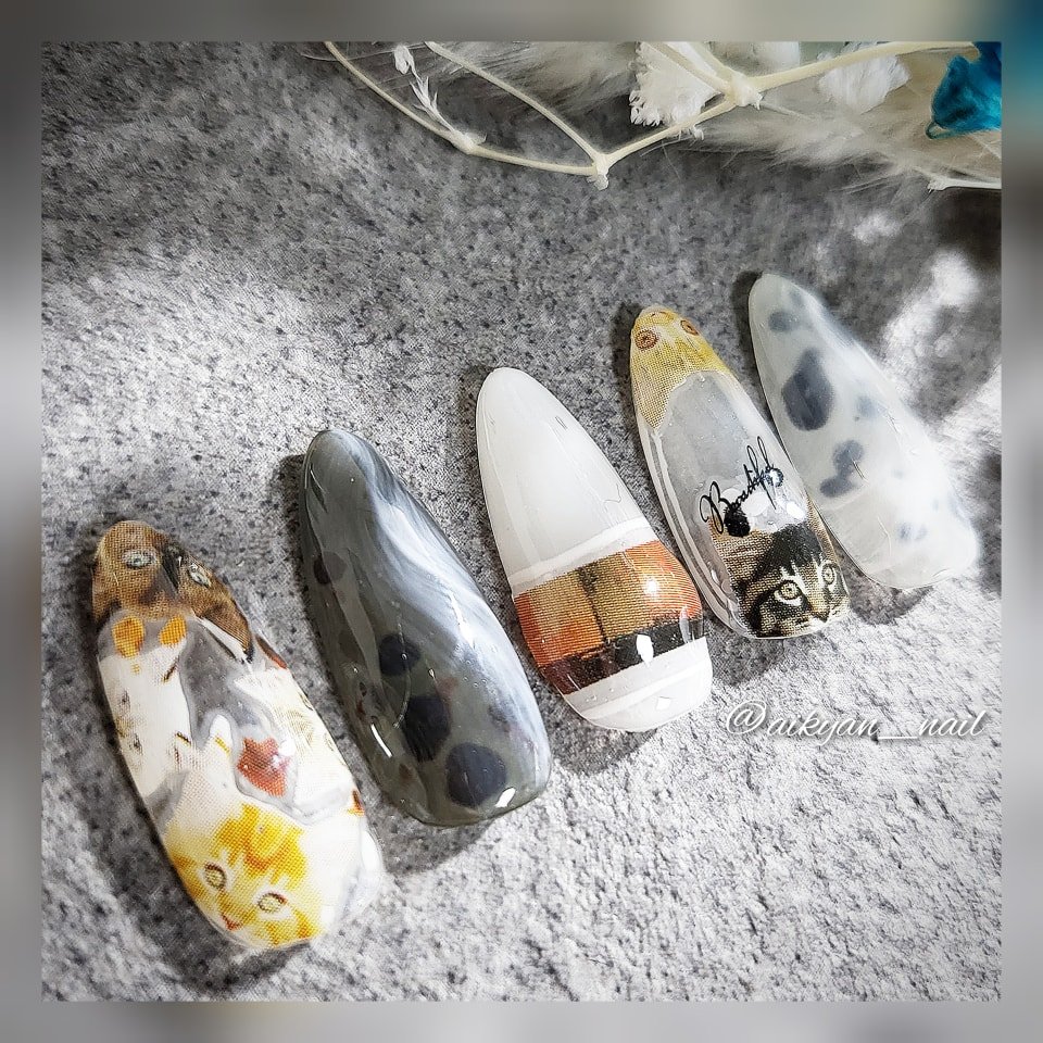 キャンドゥ mikanail  にゃんこだらけのクチコミ「YouTubeで大人気の
ネイリスト実花さんプロデュース⁡の
キャンドゥのネイルシールで⁡
⁡.....」（2枚目）