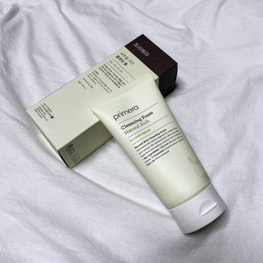 🌈primera/Natural Rich Cleansing Foam🌈

韓国人の彼氏のお母さんから頂いたもの🌼
肌に優しい成分が入っているので、つっぱることはありませんでしたが、個人的には少し物足