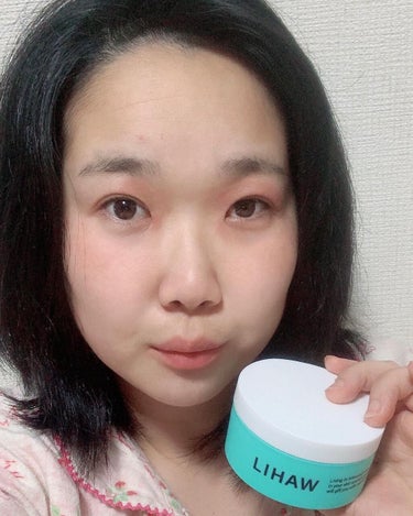 お気に入りのCICA商品が増えた😍

株式会社ピュールさんの

【LIHAW DEEP MOISTURE CREAM】

ほんのり香るレモングラスとベルガモットの香りがイライラも鎮めてくれる☺️

テクスチャーは柔らかくて濃厚なクリーム。伸びがとても良くて少量でもよく伸びるけど、ちゃんと適量塗りましょう👍

肌なじみも良くてベタつくかな？ってくらい濃厚だけど、ベタつかずしっとりモチモチに(^^)

そしてこのCICAクリームは肌荒れ防止とエイジングケアのダブルケアが出来るんですよ❤️

4種類のCICAにドクダミエキス、ヨモギ葉エキス、カンゾウエキスまで入ってしっかり肌荒れ予防！！

3種類のセラミドに3種類のコラーゲン、3種類のヒアルロン酸と全てトリプルでしっかり保湿！！

バクチオール(植物由来のハリツヤ成分)でエイジングケア！！

もちろんパラベンやシリコーンを始めとするお肌に良くない9つの成分は無添加だから安心です😘

#LIHAW
#リハウ
 #韓国コスメ
 #CICA
 #CICAクリーム
 #リハウディープモイスチャークリーム
 #肌荒れ予防
 #エイジングケア
 #保湿
 #美容好きさんと繋がりたい #本音レポ の画像 その0