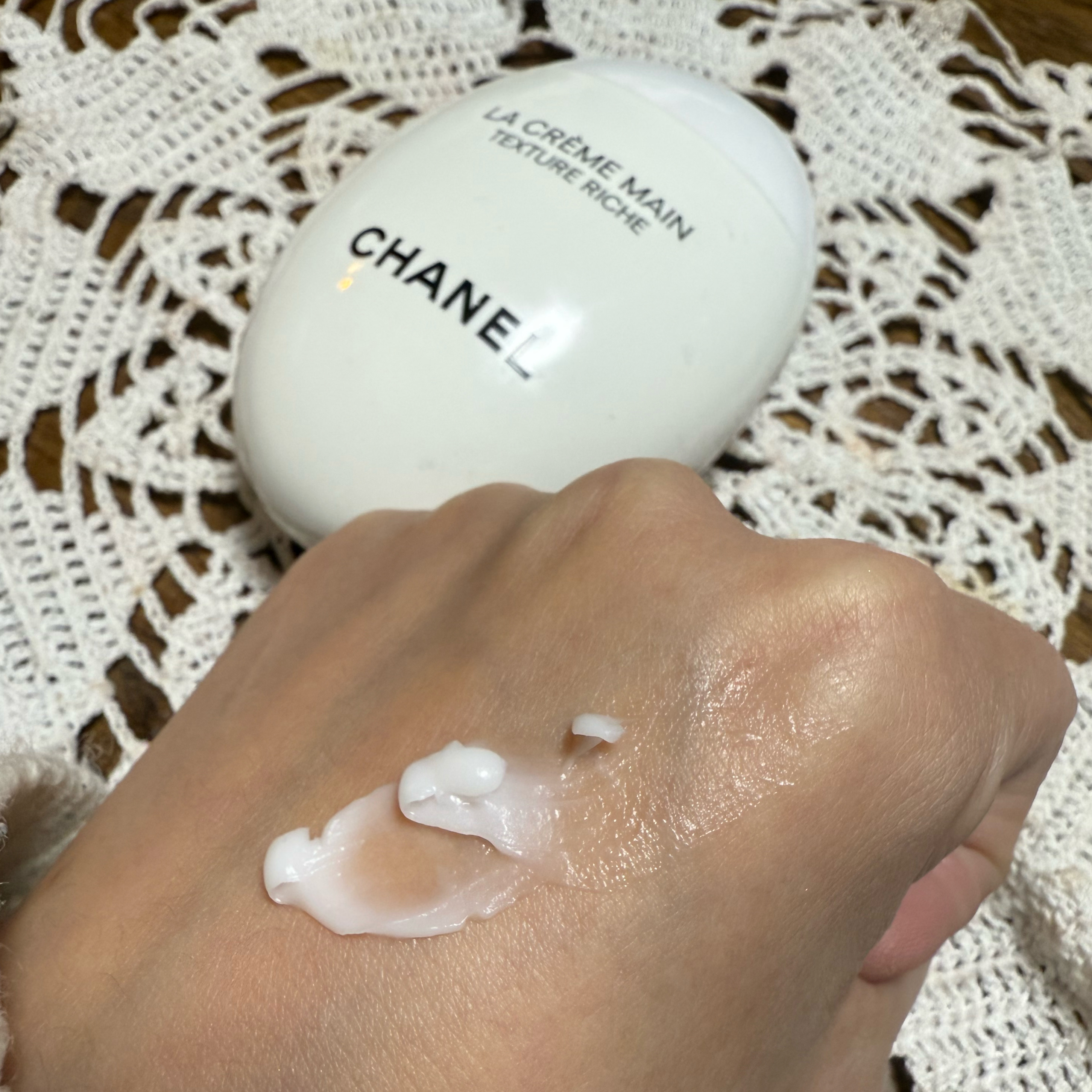 ラ クレーム マン リッシュ/CHANEL/ハンドクリームを使ったクチコミ（2枚目）