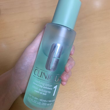 CLINIQUE
クラリファイング ローション 1

こんばんは🌆

最近季節の変わり目で肌がざらざら…
BAさんに相談したら1番を勧められました。
どっちかというとオイリー肌なので３番のほうが合ってる