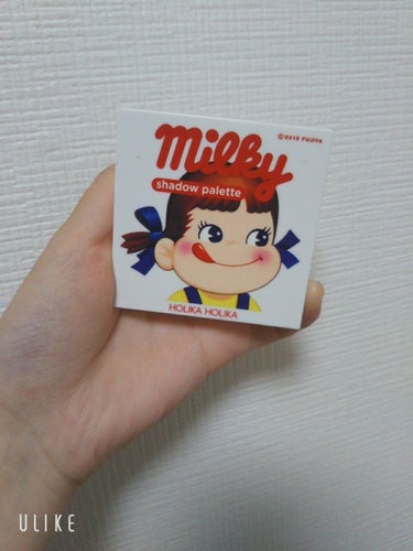 ☆アイシャドウ☆
新大久保に行った時にパケ買いしました。
02番のmilk caramelです。

☆アイシャドウの付け方 2枚目の写真を参照☆
①左上をアイホール全体にのせる。
②右上を二重幅にのせる