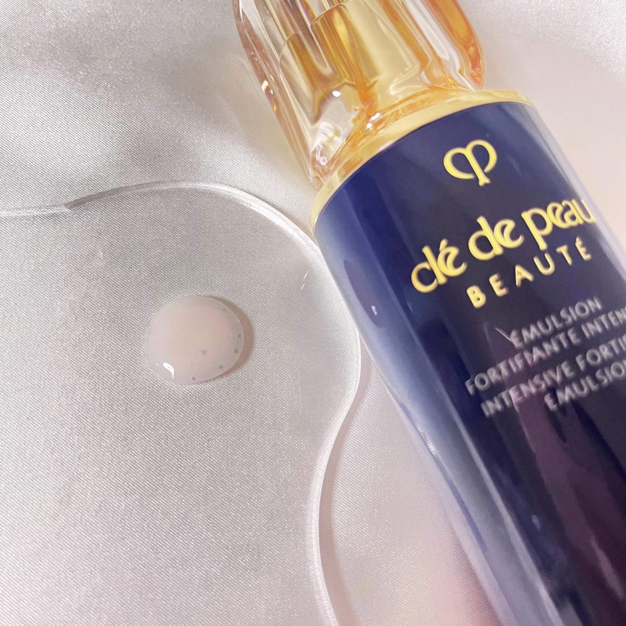 エマルションアンタンシヴn｜クレ・ド・ポー ボーテの口コミ - 夜に