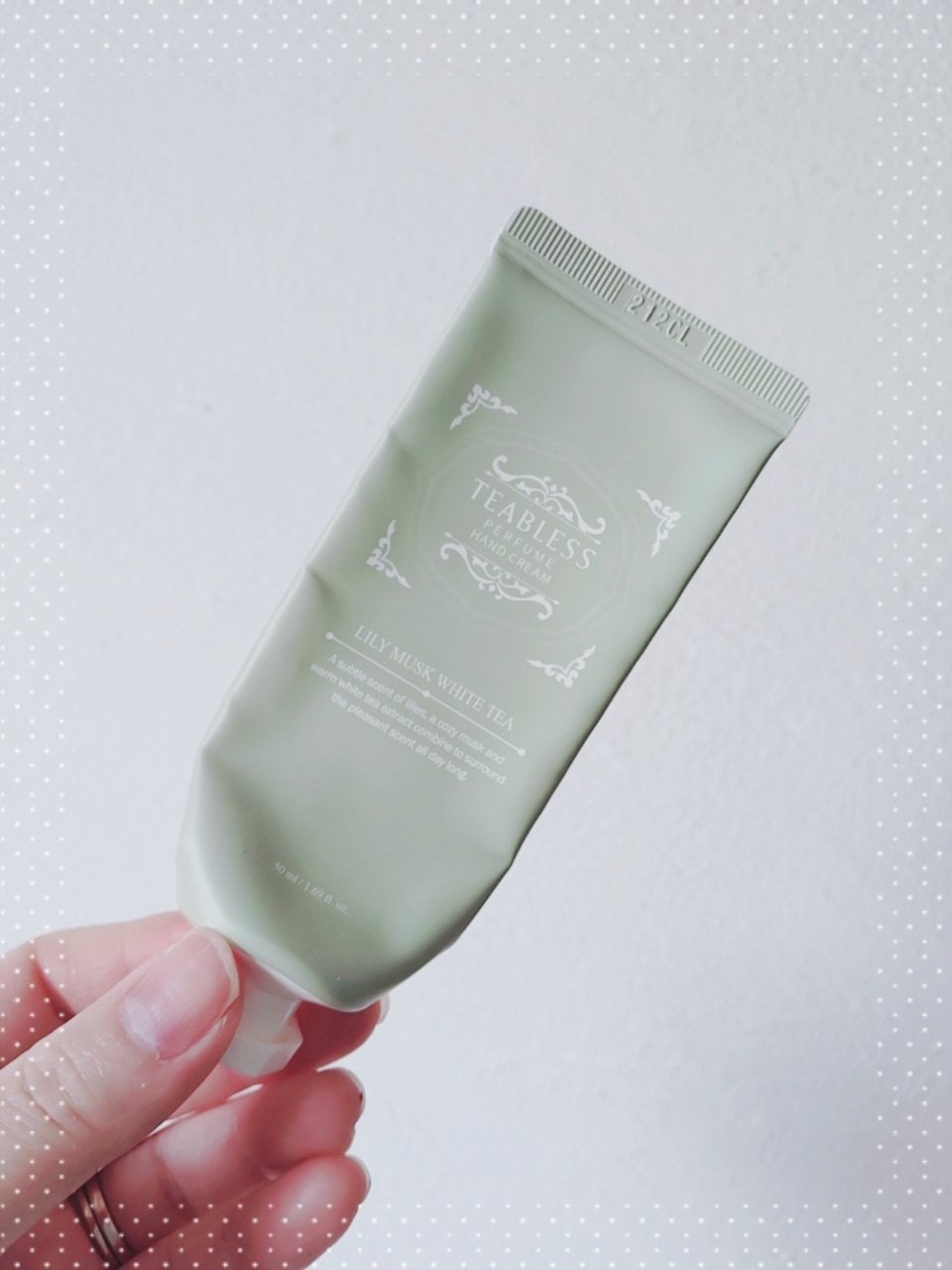 パフュームハンドクリーム リリームスクホワイトティーの香り/TEABLESS/ハンドクリームを使ったクチコミ(1枚目)