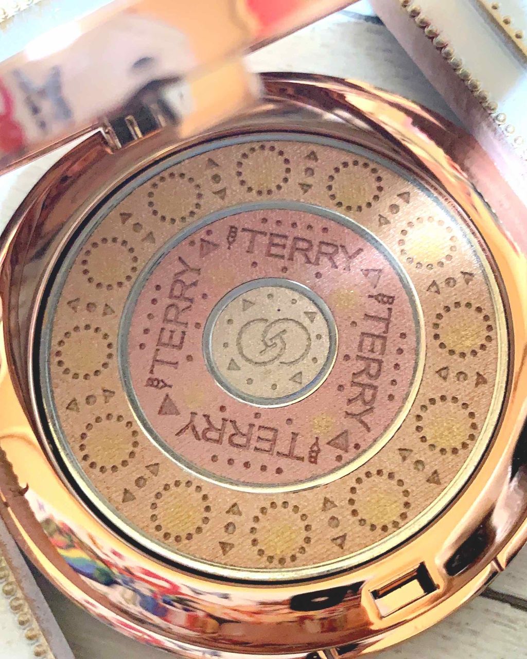 GEM GLOW TRIO COMPACT/BY TERRY/プレストパウダーを使ったクチコミ(3枚目)