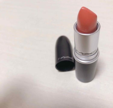 mac 
amplified creme lipstick 
VEGAS VOLT ベガス ボルト
