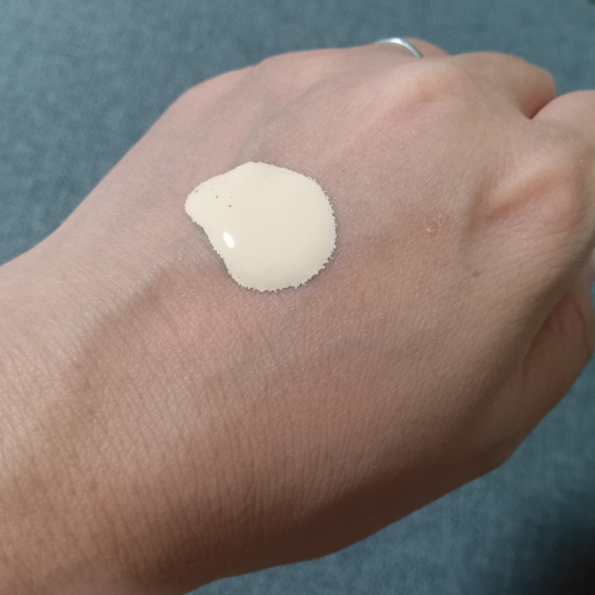 マスクフィットトーンアップエッセンス/TIRTIR(ティルティル)/化粧下地を使ったクチコミ（3枚目）