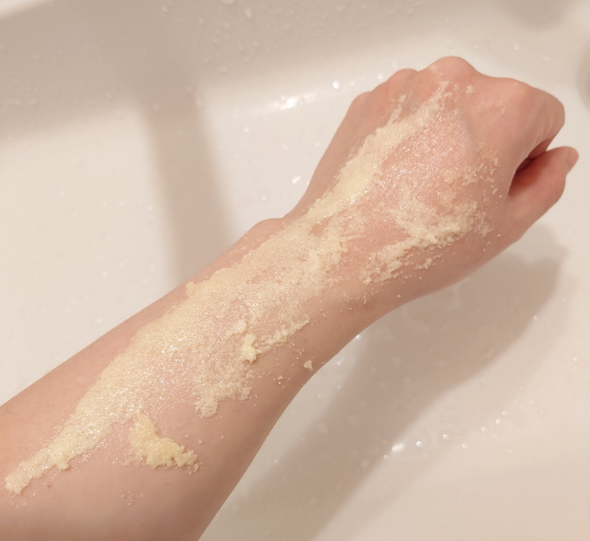 Q+Me スウィートボムタラソスクラブレモンティーの香り/AGARISM/バストケア・ヒップケアを使ったクチコミ（3枚目）