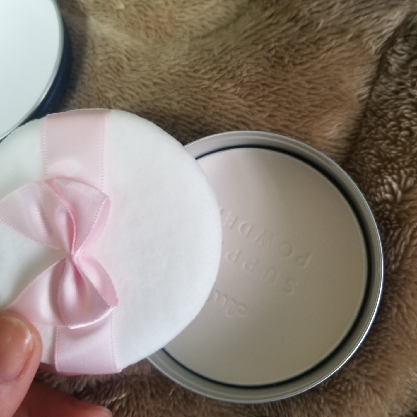 すっぴんパウダーC スリーピームーンの香り/クラブ/プレストパウダーを使ったクチコミ(4枚目)