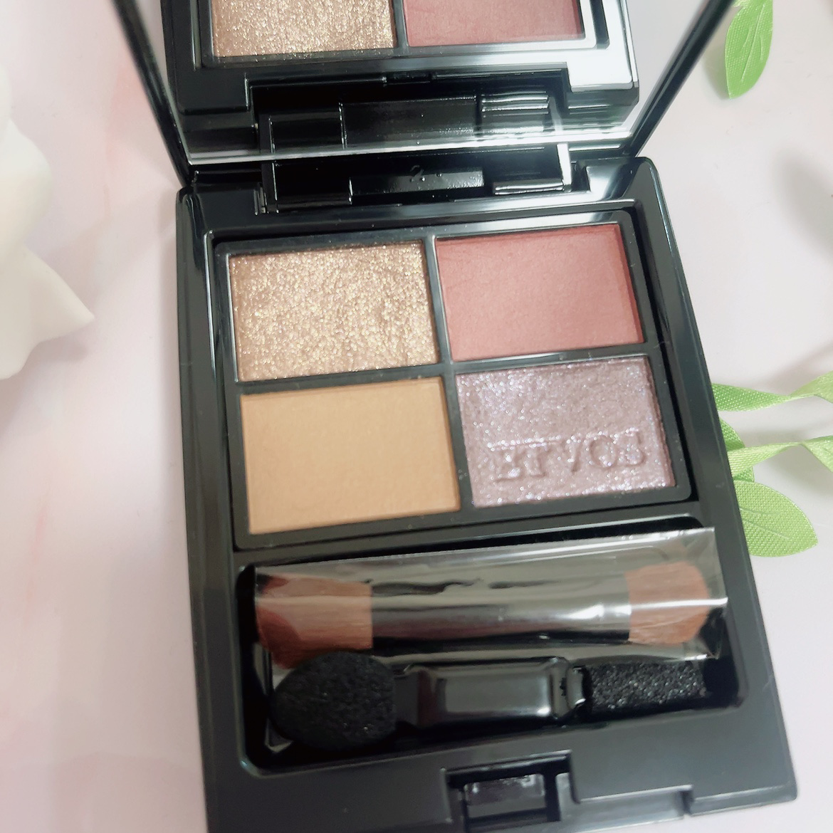 ミネラルクラッシィシャドー/エトヴォス/アイシャドウパレットを使ったクチコミ（3枚目）