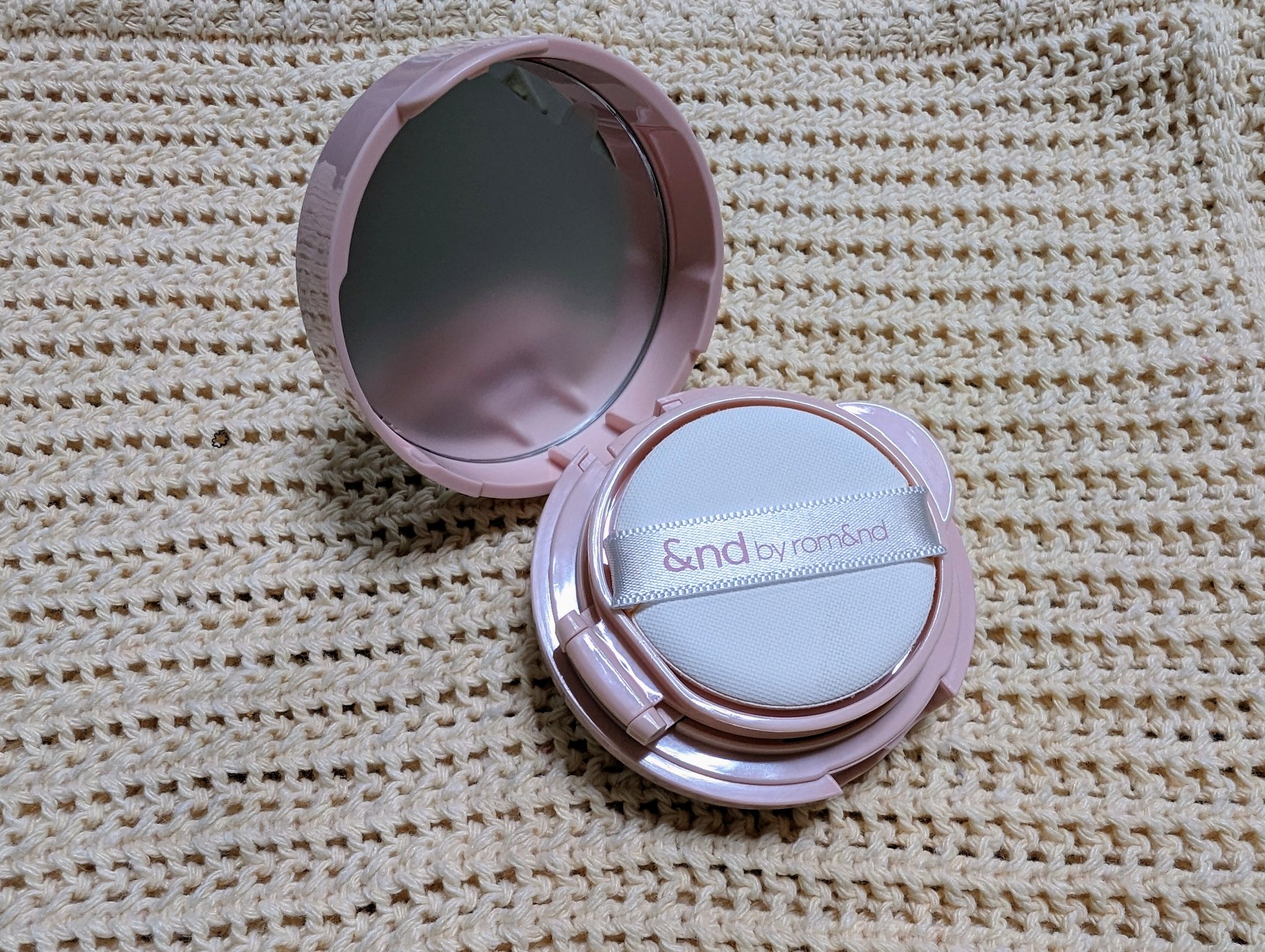 アンドバイロムアンド　メロウマットクッション BE02 ナチュラル/&nd by rom&nd/クッションファンデーションを使ったクチコミ（2枚目）