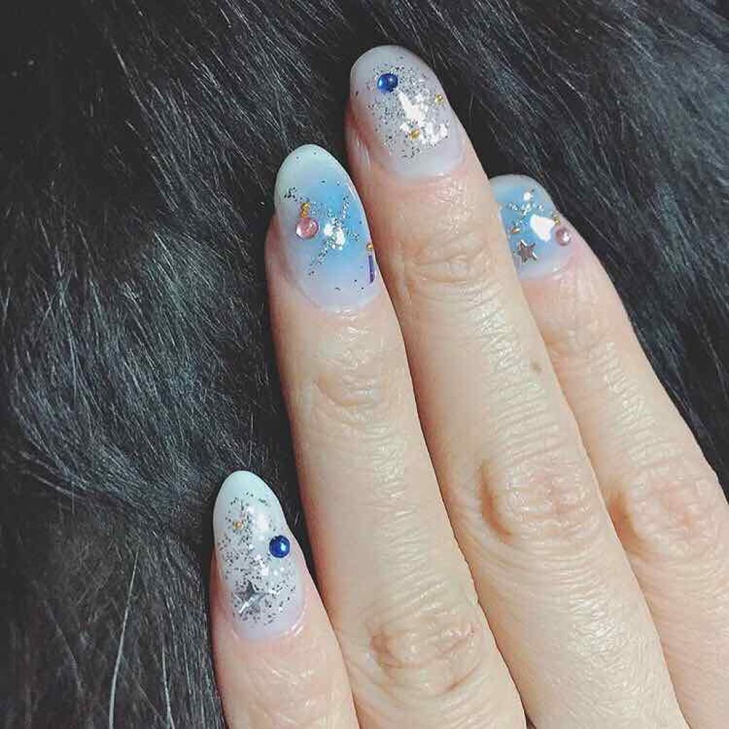 ちかうさ🐰 on LIPS 「#ネイル記録私の好きなブルーでチークネイル💅やっぱりピンクとか..」(1枚目)