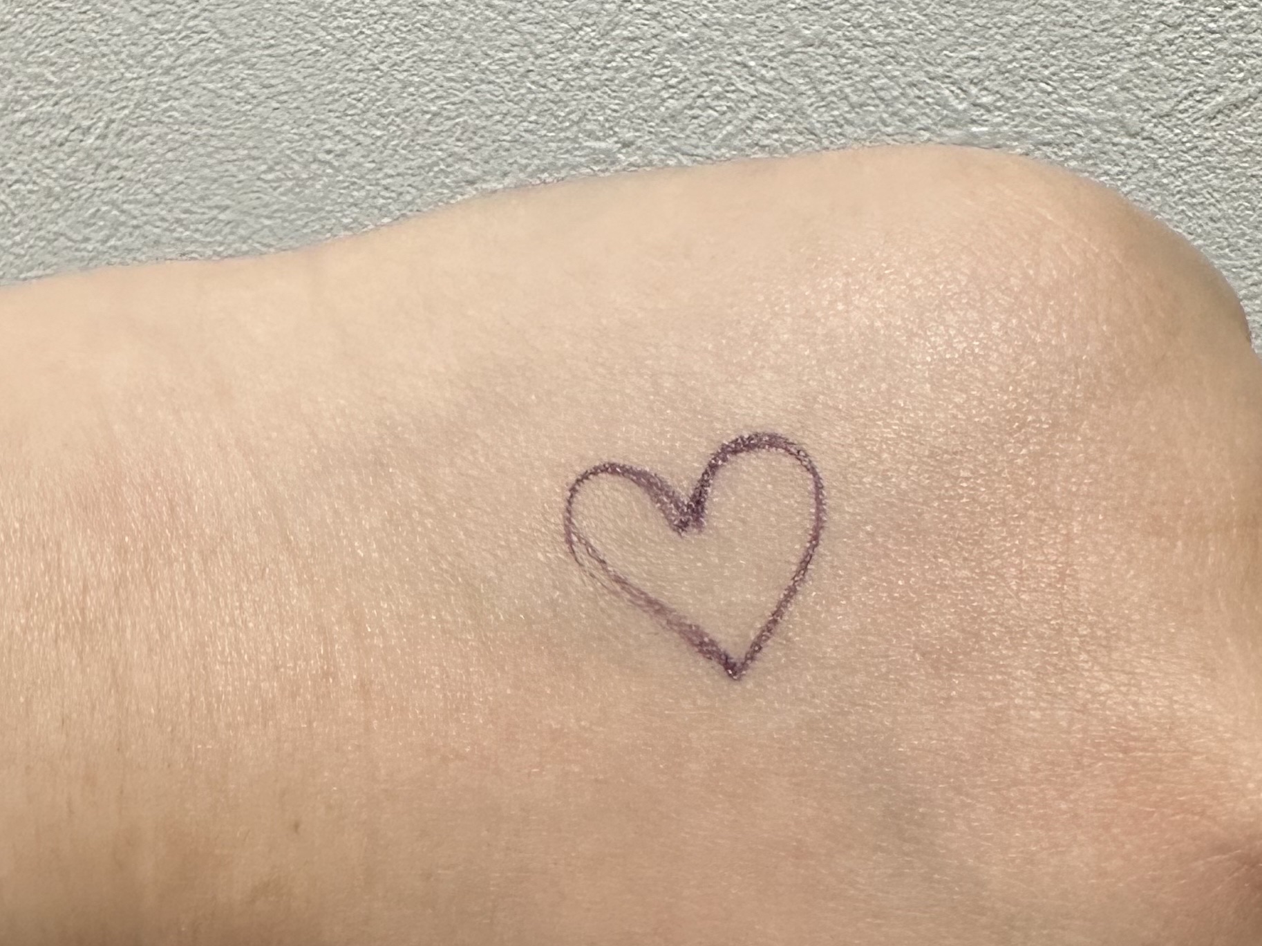 ウルトラカラー アイライナー PU-1 おしゃれな透明感 スモーキーパープル/MAYBELLINE NEW YORK/リキッドアイライナーを使ったクチコミ（3枚目）