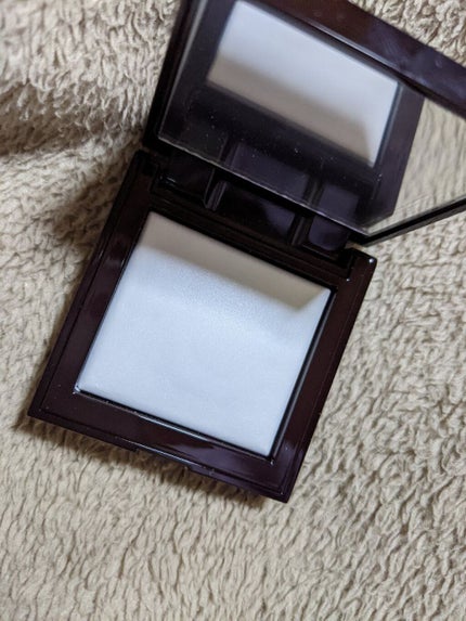 シークレット ブラーリング パウダー フォー アンダー アイズ/ローラ メルシエ/プレストパウダーを使ったクチコミ(1枚目)