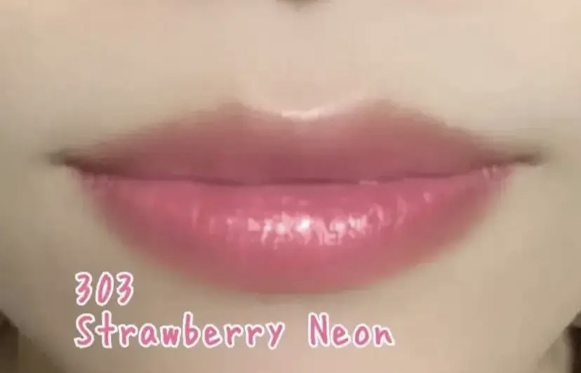 カネボウ モイスチャールージュネオ 303 Strawberry Neon/KANEBO/口紅を使ったクチコミ（2枚目）