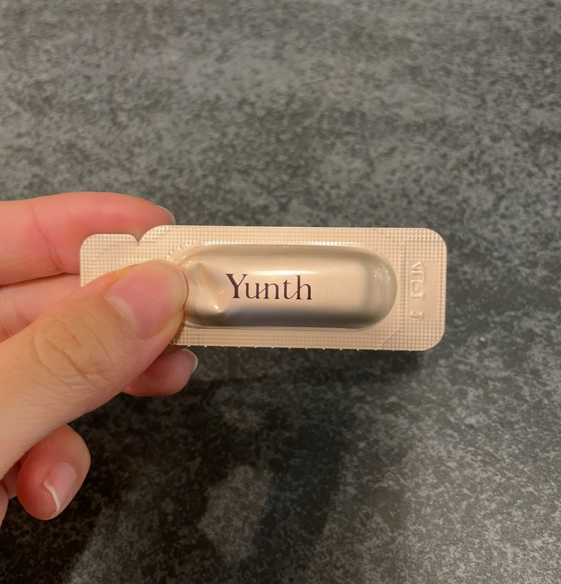 生VAダーマ美容液［医薬部外品］/Yunth/美容液を使ったクチコミ（2枚目）