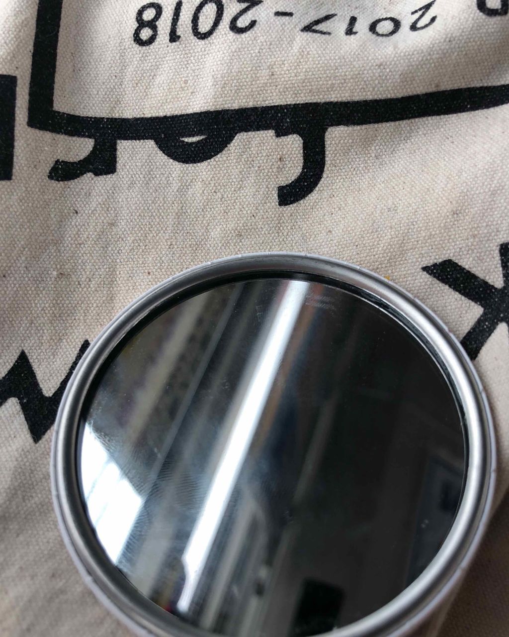 Arika on LIPS 「この鏡めちゃ気に入ってる(*˙ᵕ˙*)可愛いしこれなんか、つい..」(2枚目)