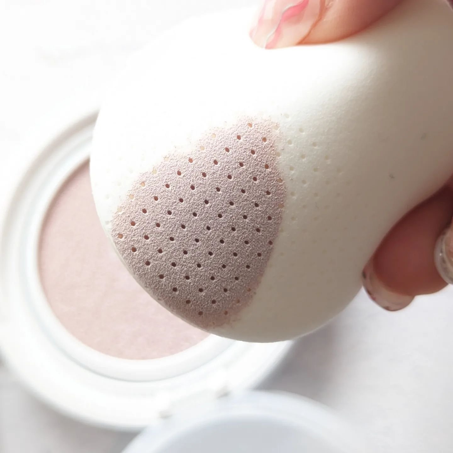 コンプリメントシリーズクッション 紫色(ボラ)/Ameli/クッションファンデーションを使ったクチコミ（2枚目）