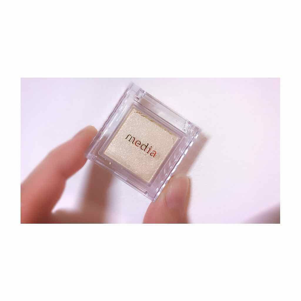 ブライトアップアイシャドウ/media/単色アイシャドウを使ったクチコミ(1枚目)