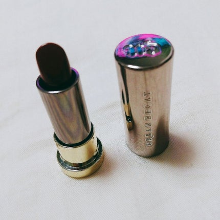 アーバンディケイ バイス リップスティックのクチコミ「CONFORT MATTE BAD BLOOD
弾丸みたいでメチャメチャかっこいいし小ぶりで持.....」(1枚目)