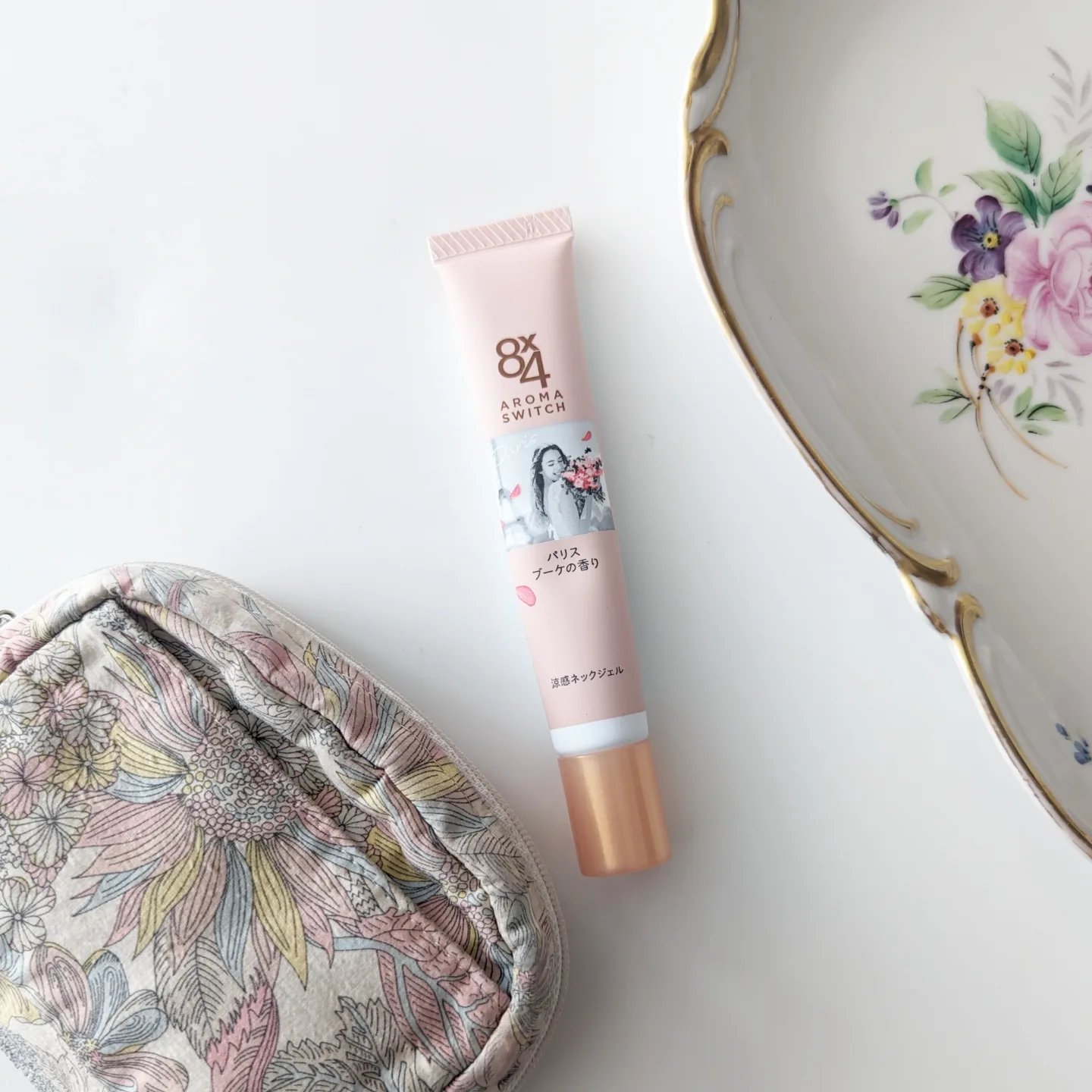 8x4 アロマスイッチ 涼感ネックジェル パリスブーケの香り/８ｘ４/デオドラント・制汗剤を使ったクチコミ（1枚目）