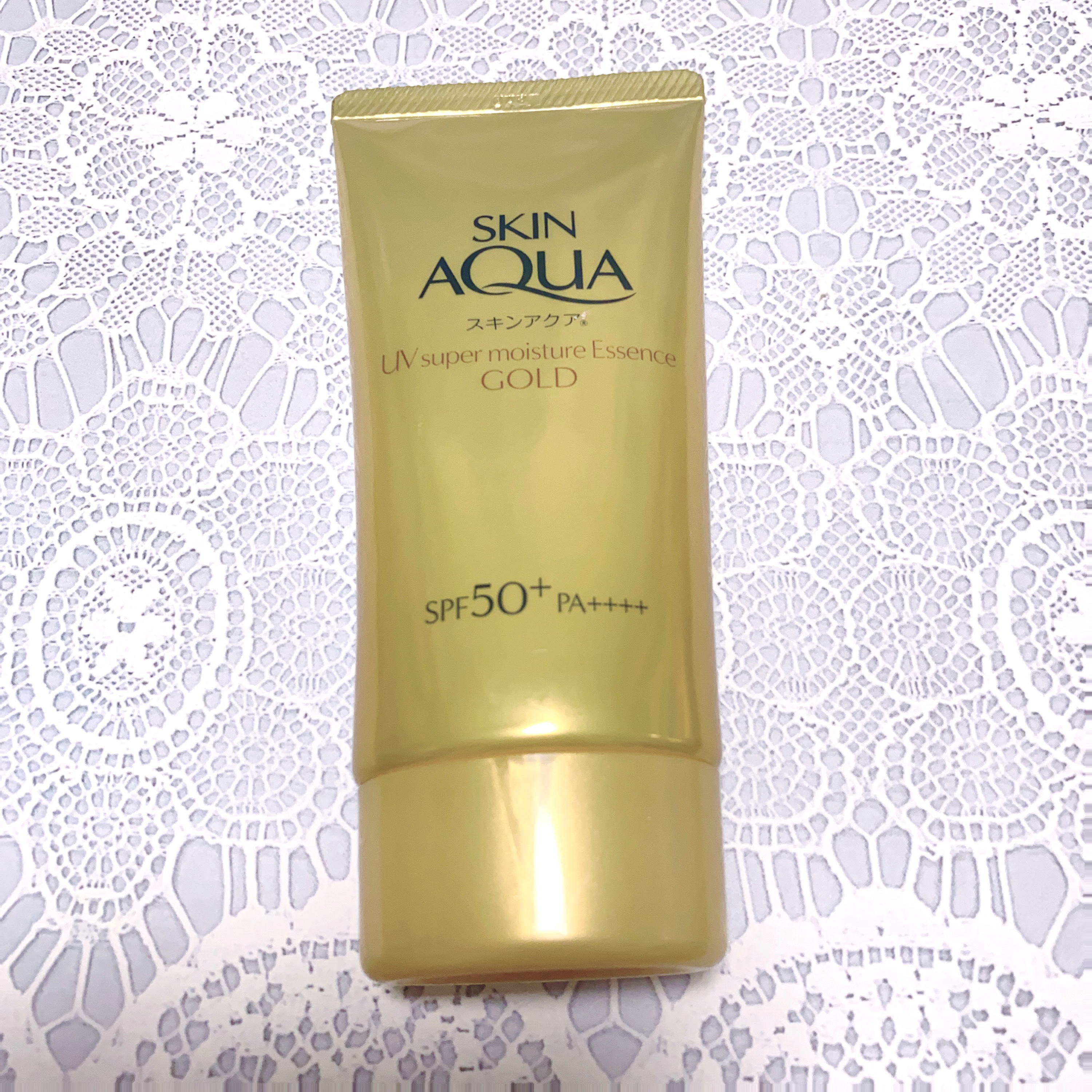 スキンアクア スーパーモイスチャーエッセンス ゴールドのクチコミ「スキンアクア
スーパーモイスチャーエッセンス ゴールド


スキンアクアはみずみずしい白ボトル.....」（1枚目）