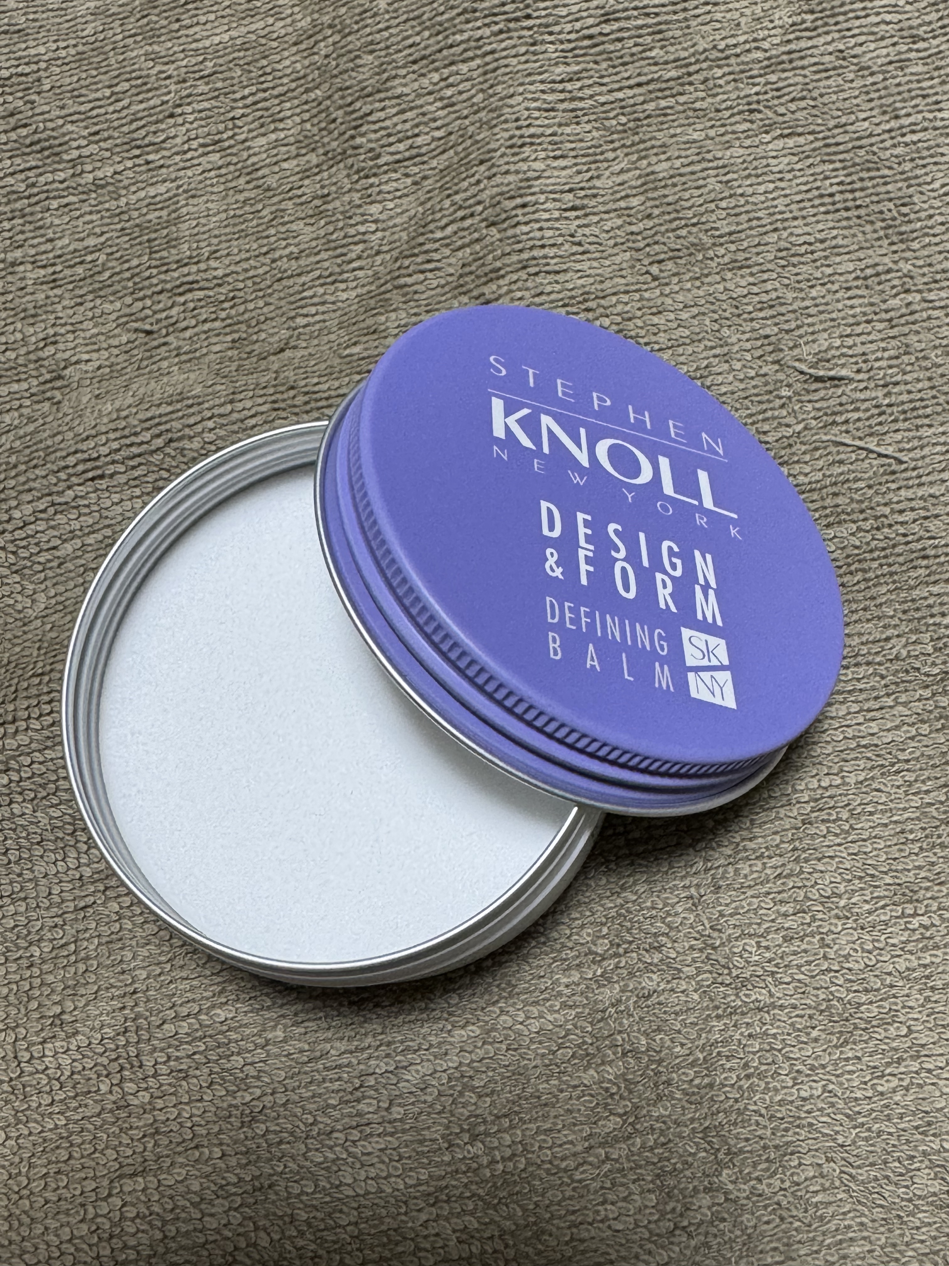 ディファイニング バーム/スティーブンノル ニューヨーク/ヘアバームを使ったクチコミ（2枚目）