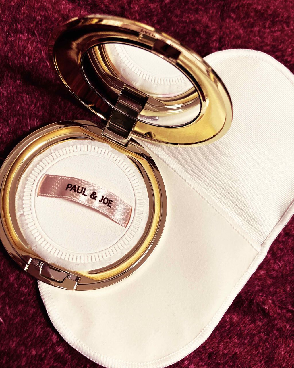 ラプードルにピッタリなパフ✨
専用パフと同じ大きさで厚みがちょっと違うぐらい

ケースに負担かけてる感じもなく
専用パフよりもフカフカでおすすめです！

ちょっと厚みがあってケースに負担かけるけど
プリマのパフもさらにフカフカで良いです(*