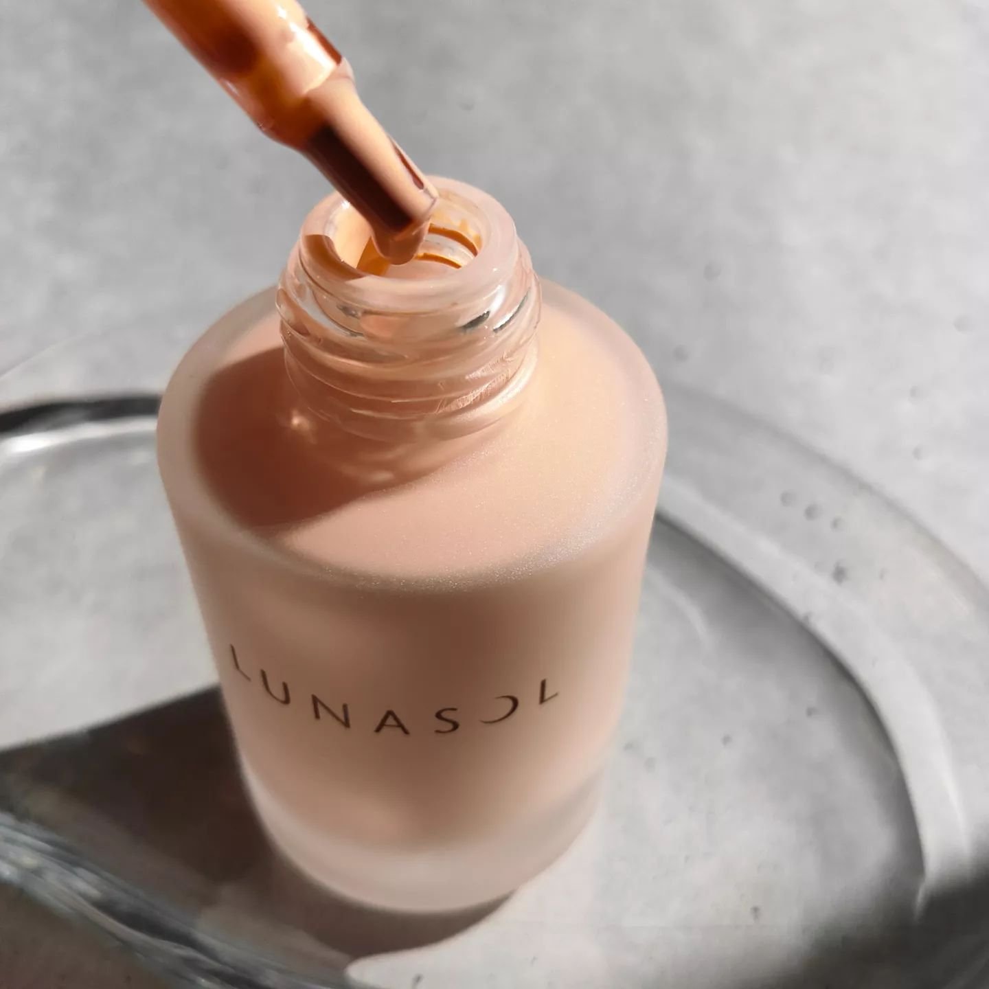ルナソル カラーオイル セラム/LUNASOL/リキッドファンデーションを使ったクチコミ（2枚目）