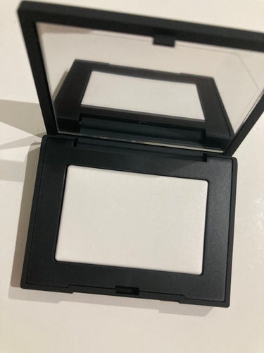 ライトリフレクティングセッティングパウダー　プレスト　N/NARS/プレストパウダーを使ったクチコミ（2枚目）