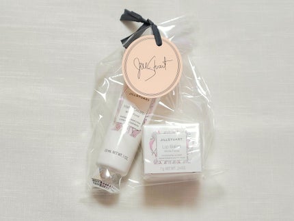 ジルスチュアート ハンドクリーム ホワイトフローラル/JILL STUART/ハンドクリームを使ったクチコミ(2枚目)