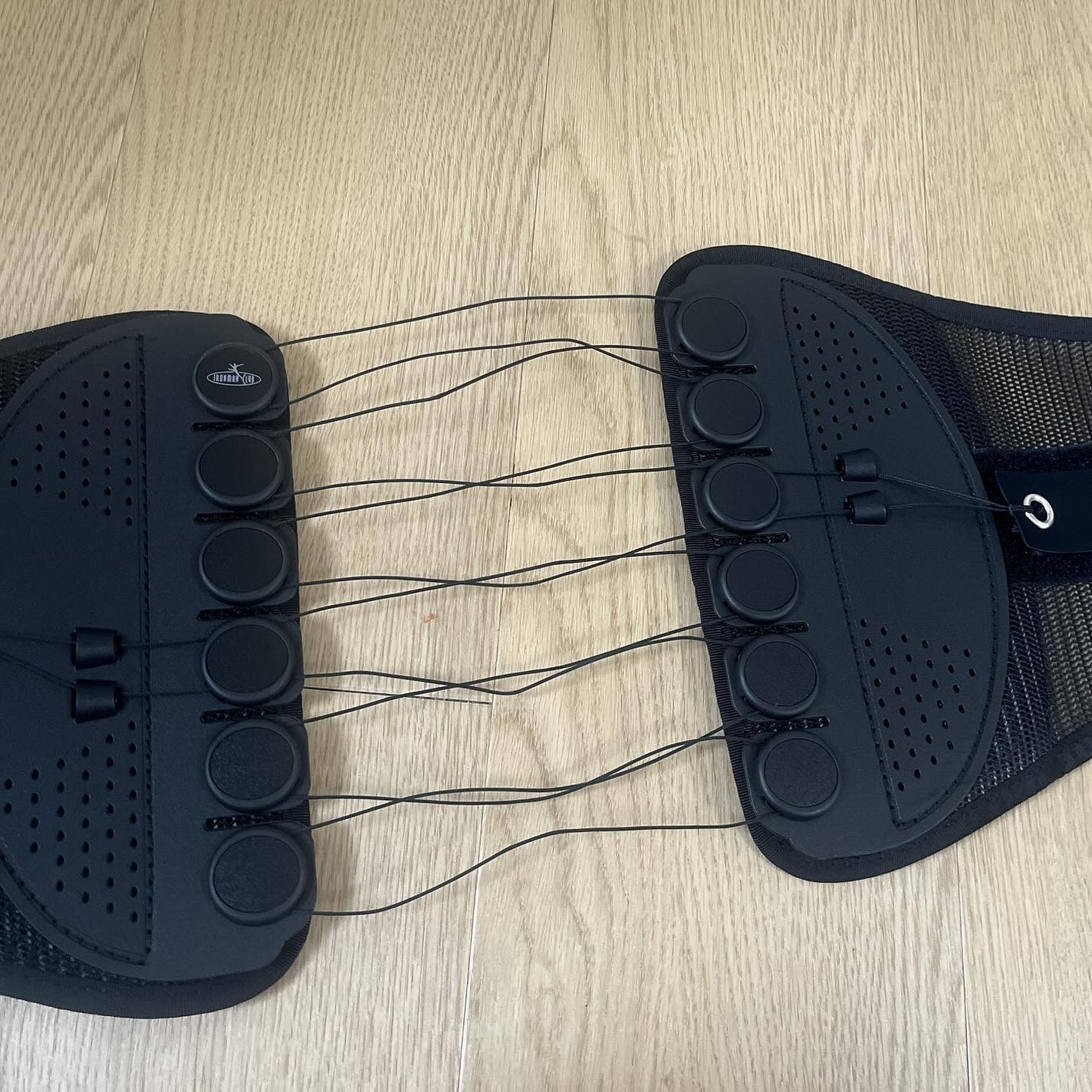 ひとりコスメ部 フォロバ100 on LIPS 「コアプロテクションベルト正しい姿勢を目指す方に適したベルト腰に..」(3枚目)